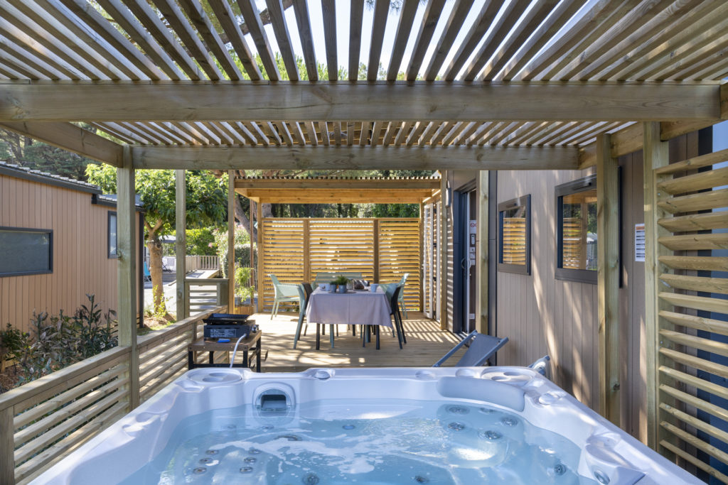 Mobil-home EXCLUSIF – 3 chambres – 2 salles d’eau – SPA privatif